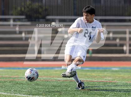 Thumbnail 3 in Carlmont vs. St. Ignatius College Preparatory (CCS Division II Round 1) photogallery.