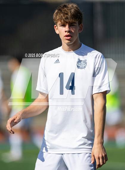 Thumbnail 1 in Carlmont vs. St. Ignatius College Preparatory (CCS Division II Round 1) photogallery.