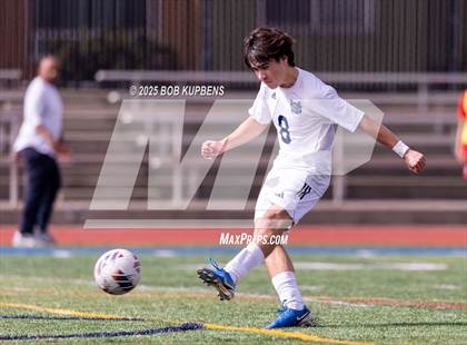 Thumbnail 1 in Carlmont vs. St. Ignatius College Preparatory (CCS Division II Round 1) photogallery.
