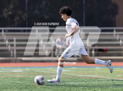 Thumbnail 2 in Carlmont vs. St. Ignatius College Preparatory (CCS Division II Round 1) photogallery.