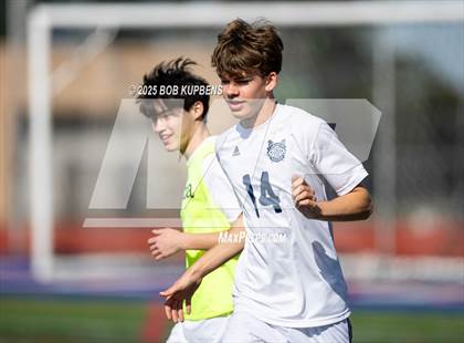 Thumbnail 3 in Carlmont vs. St. Ignatius College Preparatory (CCS Division II Round 1) photogallery.