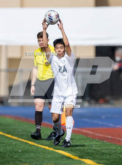 Thumbnail 1 in Carlmont vs. St. Ignatius College Preparatory (CCS Division II Round 1) photogallery.