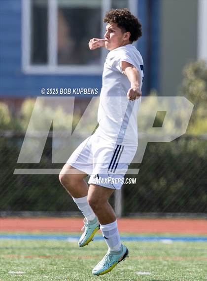 Thumbnail 2 in Carlmont vs. St. Ignatius College Preparatory (CCS Division II Round 1) photogallery.