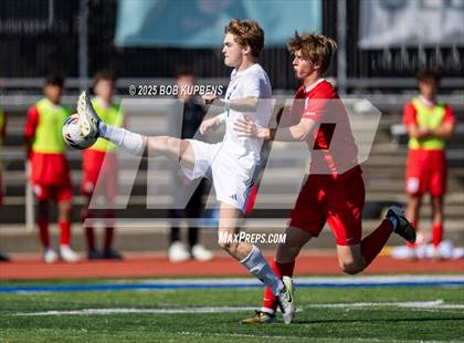 Thumbnail 1 in Carlmont vs. St. Ignatius College Preparatory (CCS Division II Round 1) photogallery.