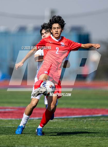 Thumbnail 2 in Carlmont vs. St. Ignatius College Preparatory (CCS Division II Round 1) photogallery.