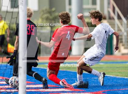 Thumbnail 2 in Carlmont vs. St. Ignatius College Preparatory (CCS Division II Round 1) photogallery.