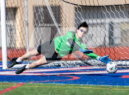 Thumbnail 2 in Carlmont vs. St. Ignatius College Preparatory (CCS Division II Round 1) photogallery.