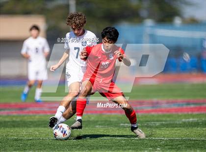 Thumbnail 2 in Carlmont vs. St. Ignatius College Preparatory (CCS Division II Round 1) photogallery.