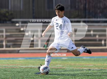 Thumbnail 2 in Carlmont vs. St. Ignatius College Preparatory (CCS Division II Round 1) photogallery.