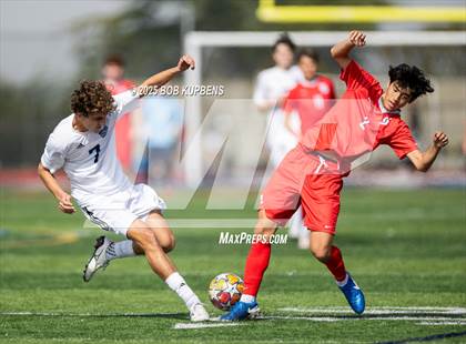 Thumbnail 2 in Carlmont vs. St. Ignatius College Preparatory (CCS Division II Round 1) photogallery.