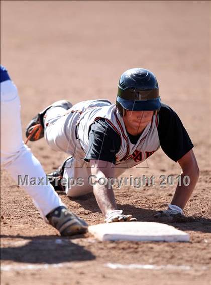 Thumbnail 1 in Honeoye vs. Warsaw (Section 5 Class CC Semifinal) photogallery.
