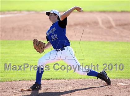 Thumbnail 1 in Honeoye vs. Warsaw (Section 5 Class CC Semifinal) photogallery.