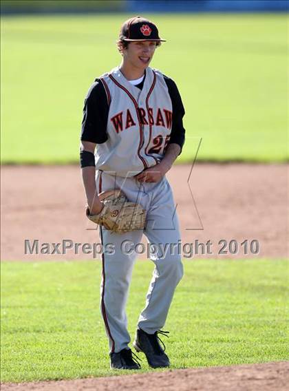 Thumbnail 1 in Honeoye vs. Warsaw (Section 5 Class CC Semifinal) photogallery.
