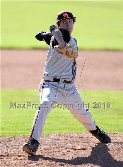 Thumbnail 2 in Honeoye vs. Warsaw (Section 5 Class CC Semifinal) photogallery.