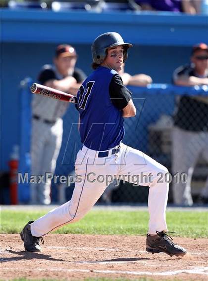 Thumbnail 2 in Honeoye vs. Warsaw (Section 5 Class CC Semifinal) photogallery.
