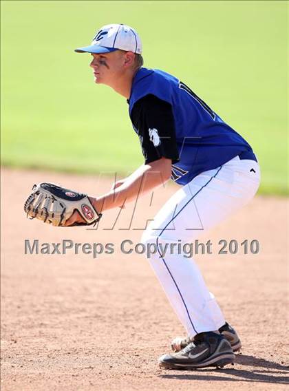 Thumbnail 1 in Honeoye vs. Warsaw (Section 5 Class CC Semifinal) photogallery.