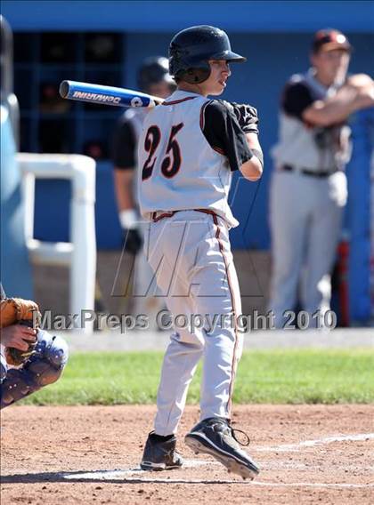 Thumbnail 1 in Honeoye vs. Warsaw (Section 5 Class CC Semifinal) photogallery.