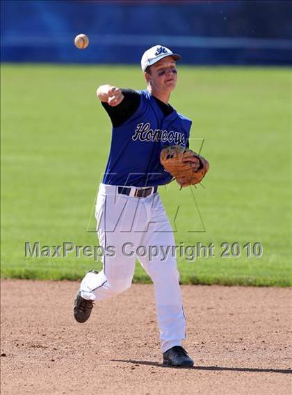 Thumbnail 1 in Honeoye vs. Warsaw (Section 5 Class CC Semifinal) photogallery.