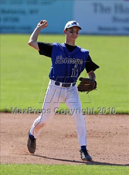 Thumbnail 2 in Honeoye vs. Warsaw (Section 5 Class CC Semifinal) photogallery.