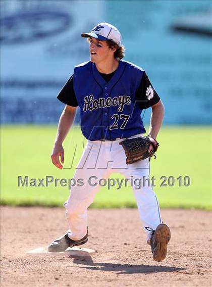 Thumbnail 2 in Honeoye vs. Warsaw (Section 5 Class CC Semifinal) photogallery.