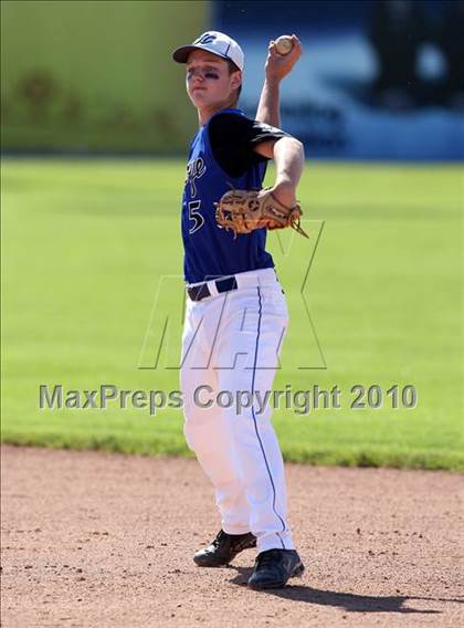 Thumbnail 2 in Honeoye vs. Warsaw (Section 5 Class CC Semifinal) photogallery.