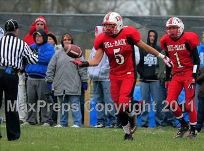 Thumbnail 2 in Deer Creek-Mackinaw vs. Clifton Central (IHSA Class 2A Quarterfinal) photogallery.