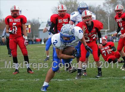 Thumbnail 2 in Deer Creek-Mackinaw vs. Clifton Central (IHSA Class 2A Quarterfinal) photogallery.