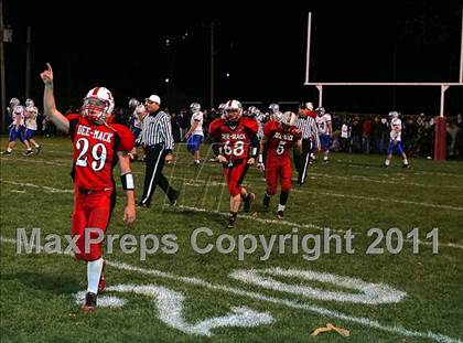 Thumbnail 3 in Deer Creek-Mackinaw vs. Clifton Central (IHSA Class 2A Quarterfinal) photogallery.