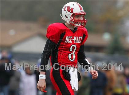 Thumbnail 1 in Deer Creek-Mackinaw vs. Clifton Central (IHSA Class 2A Quarterfinal) photogallery.