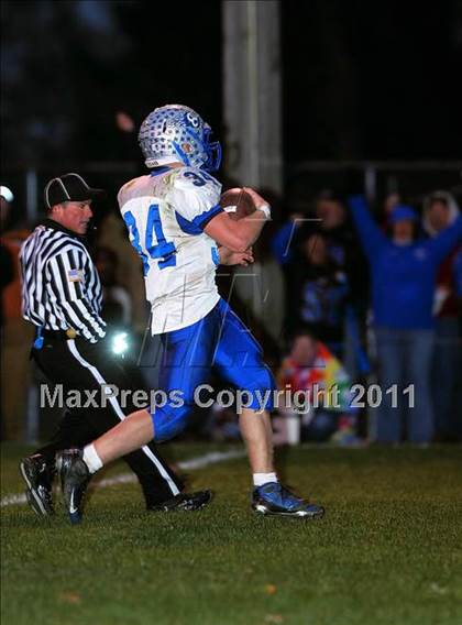 Thumbnail 1 in Deer Creek-Mackinaw vs. Clifton Central (IHSA Class 2A Quarterfinal) photogallery.