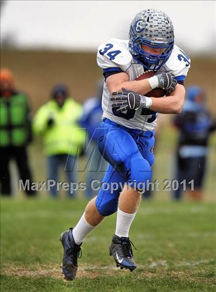 Thumbnail 1 in Deer Creek-Mackinaw vs. Clifton Central (IHSA Class 2A Quarterfinal) photogallery.
