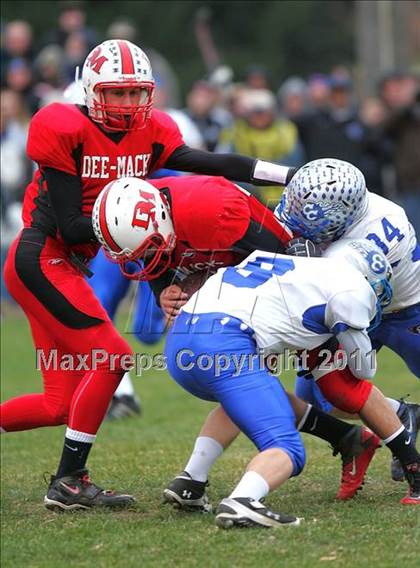 Thumbnail 2 in Deer Creek-Mackinaw vs. Clifton Central (IHSA Class 2A Quarterfinal) photogallery.