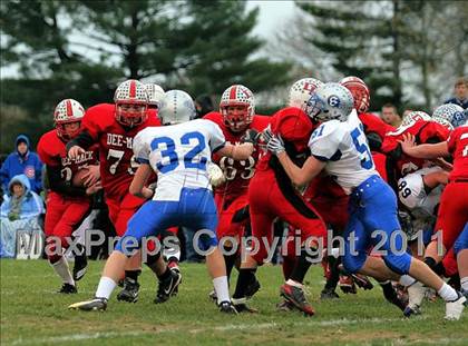 Thumbnail 2 in Deer Creek-Mackinaw vs. Clifton Central (IHSA Class 2A Quarterfinal) photogallery.