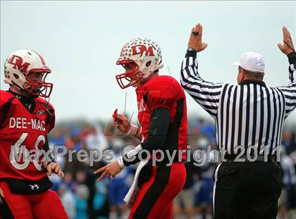 Thumbnail 3 in Deer Creek-Mackinaw vs. Clifton Central (IHSA Class 2A Quarterfinal) photogallery.