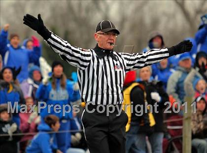 Thumbnail 2 in Deer Creek-Mackinaw vs. Clifton Central (IHSA Class 2A Quarterfinal) photogallery.