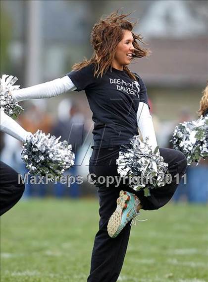 Thumbnail 1 in Deer Creek-Mackinaw vs. Clifton Central (IHSA Class 2A Quarterfinal) photogallery.