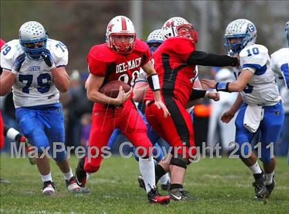 Thumbnail 2 in Deer Creek-Mackinaw vs. Clifton Central (IHSA Class 2A Quarterfinal) photogallery.