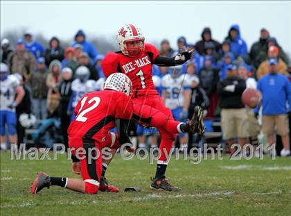 Thumbnail 2 in Deer Creek-Mackinaw vs. Clifton Central (IHSA Class 2A Quarterfinal) photogallery.
