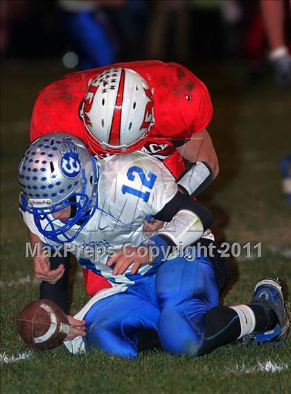 Thumbnail 1 in Deer Creek-Mackinaw vs. Clifton Central (IHSA Class 2A Quarterfinal) photogallery.
