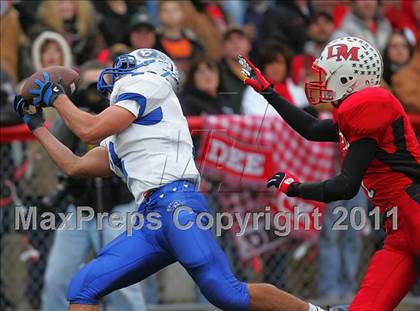 Thumbnail 1 in Deer Creek-Mackinaw vs. Clifton Central (IHSA Class 2A Quarterfinal) photogallery.