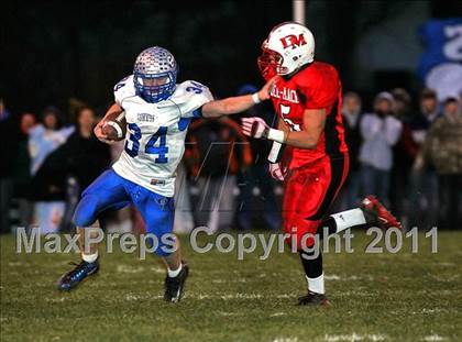 Thumbnail 2 in Deer Creek-Mackinaw vs. Clifton Central (IHSA Class 2A Quarterfinal) photogallery.