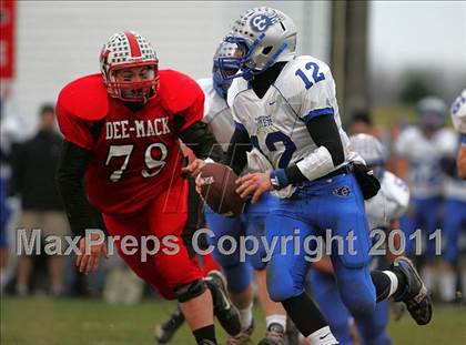 Thumbnail 3 in Deer Creek-Mackinaw vs. Clifton Central (IHSA Class 2A Quarterfinal) photogallery.