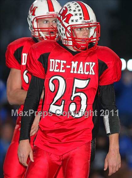 Thumbnail 3 in Deer Creek-Mackinaw vs. Clifton Central (IHSA Class 2A Quarterfinal) photogallery.