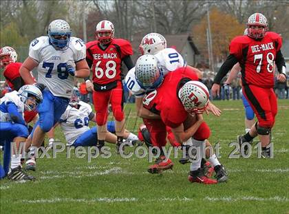 Thumbnail 3 in Deer Creek-Mackinaw vs. Clifton Central (IHSA Class 2A Quarterfinal) photogallery.