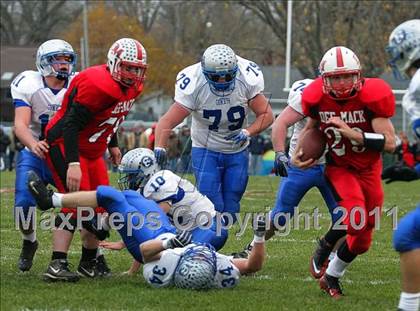 Thumbnail 2 in Deer Creek-Mackinaw vs. Clifton Central (IHSA Class 2A Quarterfinal) photogallery.