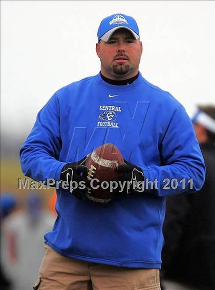 Thumbnail 3 in Deer Creek-Mackinaw vs. Clifton Central (IHSA Class 2A Quarterfinal) photogallery.