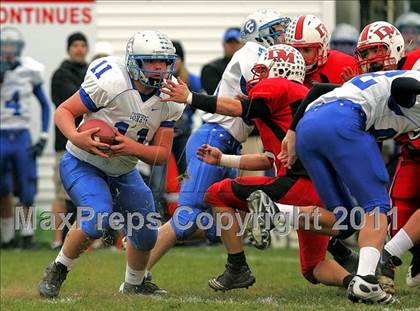 Thumbnail 2 in Deer Creek-Mackinaw vs. Clifton Central (IHSA Class 2A Quarterfinal) photogallery.