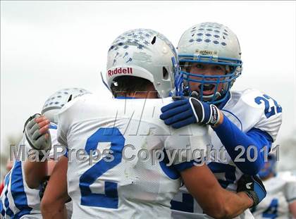 Thumbnail 2 in Deer Creek-Mackinaw vs. Clifton Central (IHSA Class 2A Quarterfinal) photogallery.