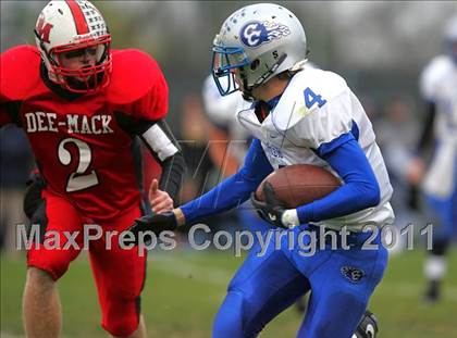 Thumbnail 2 in Deer Creek-Mackinaw vs. Clifton Central (IHSA Class 2A Quarterfinal) photogallery.