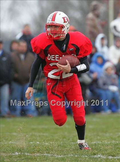Thumbnail 1 in Deer Creek-Mackinaw vs. Clifton Central (IHSA Class 2A Quarterfinal) photogallery.
